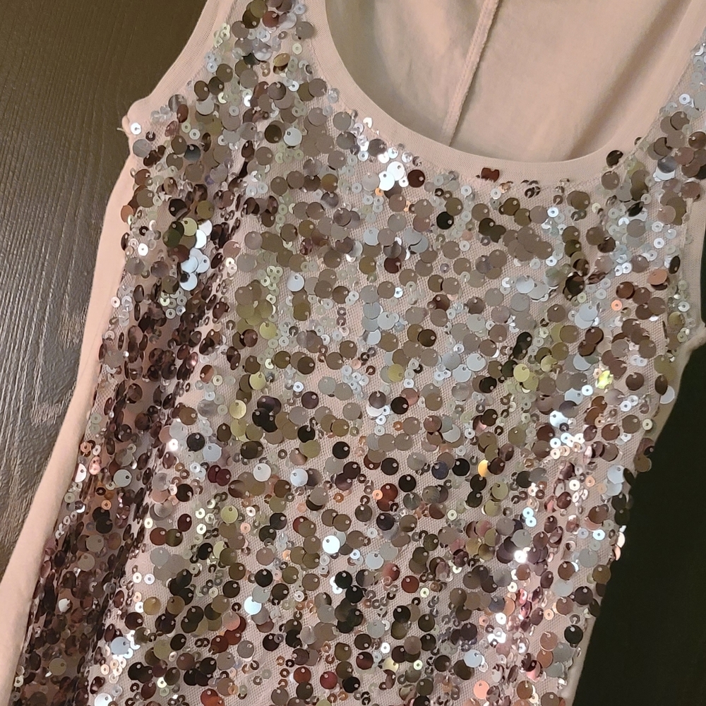 Sequence top in great condition